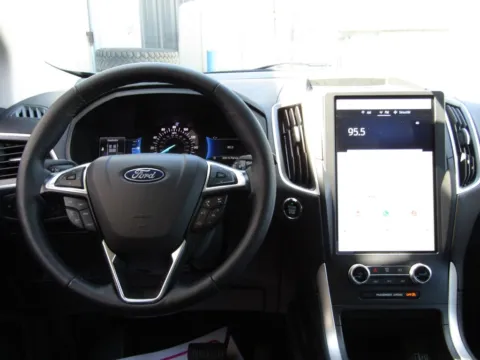 More photos of 2024 Ford Edge SEL at Pettijohn Auto Center, MO