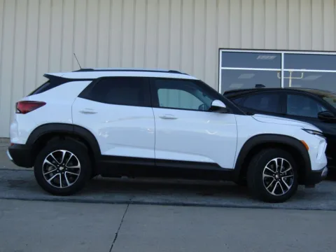 Photos of 2024 Chevrolet TrailBlazer LT for sale in Bethany, MO at Pettijohn Auto Center