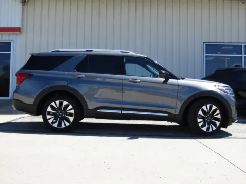 Photos of 2025 Ford Explorer Platinum for sale in Bethany, MO at Pettijohn Auto Center