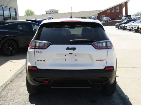 More photos of 2022 Jeep Cherokee Trailhawk at Pettijohn Auto Center, MO