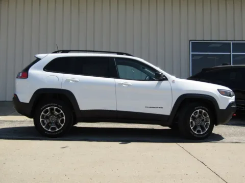 Photos of 2022 Jeep Cherokee Trailhawk for sale in Bethany, MO at Pettijohn Auto Center