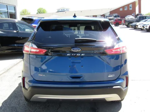 More photos of 2024 Ford Edge SEL at Pettijohn Auto Center, MO