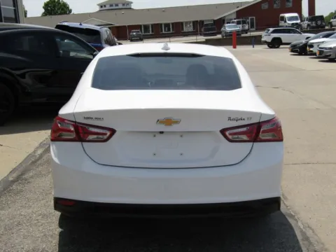 More photos of 2022 Chevrolet Malibu LT at Pettijohn Auto Center, MO