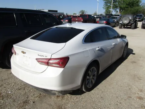 More photos of 2022 Chevrolet Malibu LT at Pettijohn Auto Center, MO