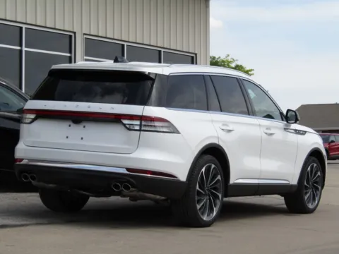 Another view of 2026 Lincoln Aviator Reserve for sale in Bethany, MO at Pettijohn Auto Center