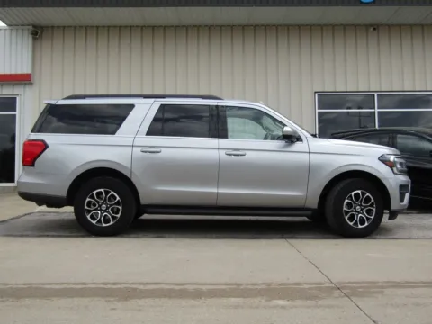 Photos of 2024 Ford Expedition Max XLT for sale in Bethany, MO at Pettijohn Auto Center