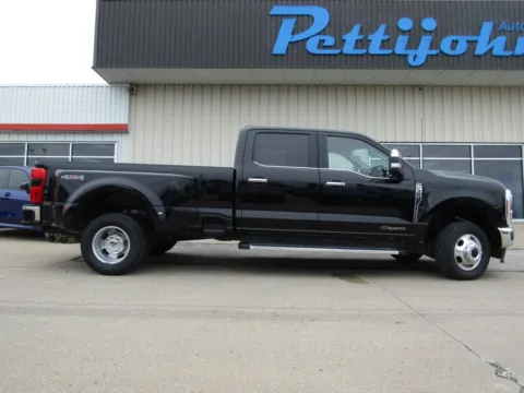 Photos of 2023 Ford F-350SD Lariat for sale in Bethany, MO at Pettijohn Auto Center