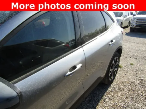 Photos of 2021 Ford Escape SE for sale in Bethany, MO at Pettijohn Auto Center