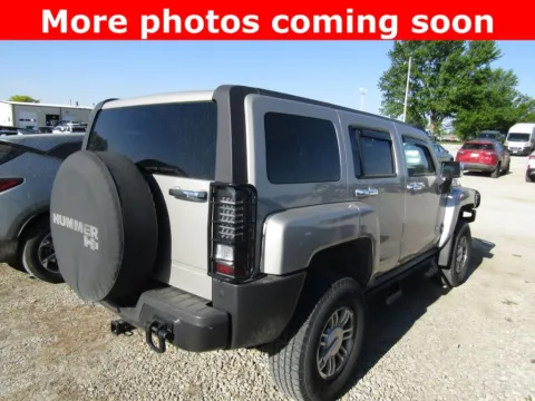 More photos of 2007 Hummer H3 at Pettijohn Auto Center, MO