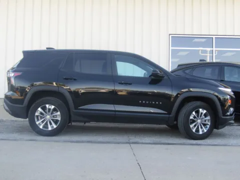 Photos of 2025 Chevrolet Equinox LT for sale in Bethany, MO at Pettijohn Auto Center
