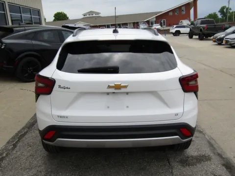 More photos of 2025 Chevrolet Trax LT at Pettijohn Auto Center, MO