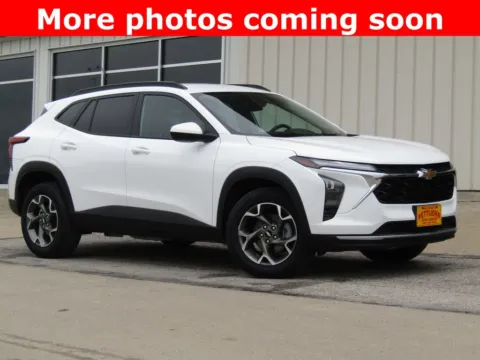 White 2025 Chevrolet Trax LT for sale in Bethany, MO