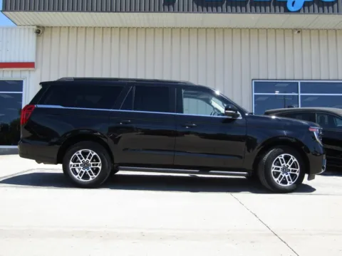 Photos of 2025 Ford Expedition Max Active for sale in Bethany, MO at Pettijohn Auto Center