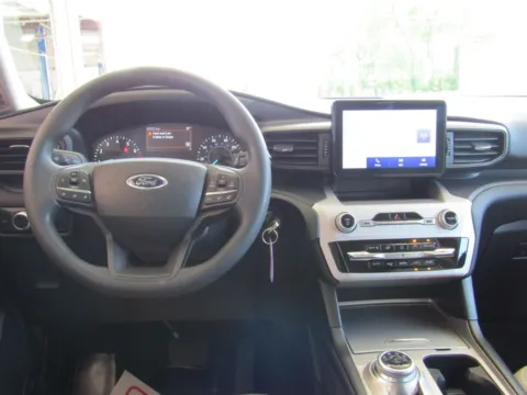 More photos of 2023 Ford Explorer at Pettijohn Auto Center, MO
