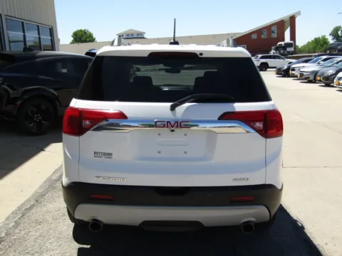More photos of 2018 GMC Acadia SLT-1 at Pettijohn Auto Center, MO