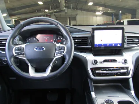 More photos of 2022 Ford Explorer XLT at Pettijohn Auto Center, MO