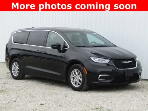 Black 2025 Chrysler Pacifica Select for sale in Bethany, MO