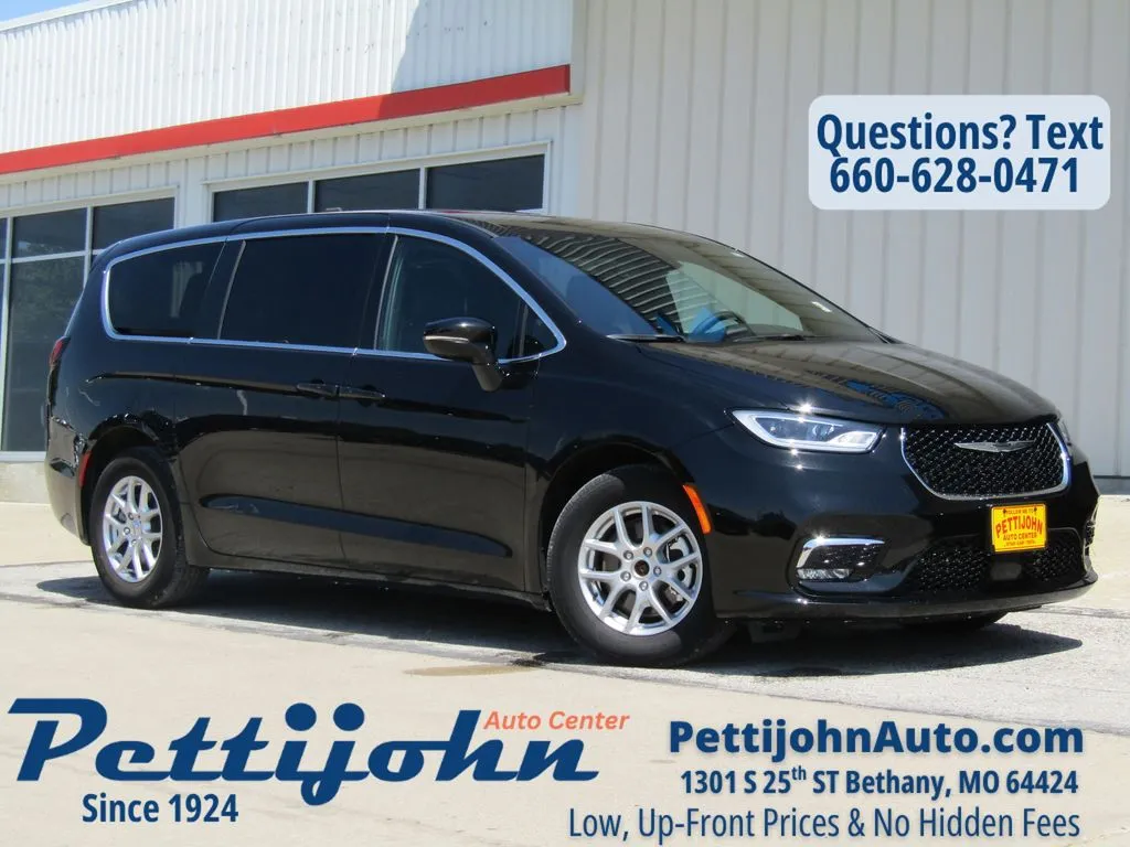 Black 2025 Chrysler Pacifica Select for sale in Bethany, MO