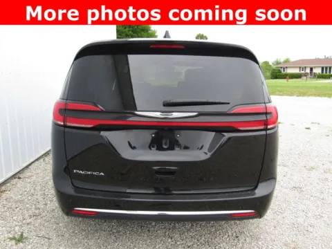 More photos of 2025 Chrysler Pacifica Select at Pettijohn Auto Center, MO