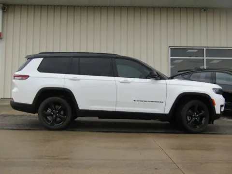 Photos of 2024 Jeep Grand Cherokee L Altitude X for sale in Bethany, MO at Pettijohn Auto Center