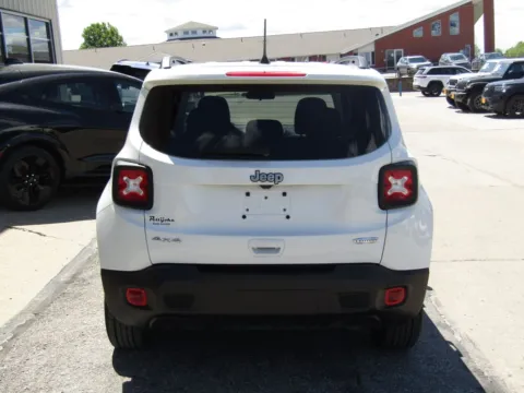 More photos of 2019 Jeep Renegade Latitude at Pettijohn Auto Center, MO