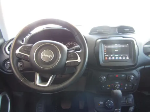 More photos of 2019 Jeep Renegade Latitude at Pettijohn Auto Center, MO