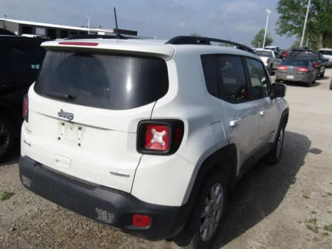 More photos of 2019 Jeep Renegade Latitude at Pettijohn Auto Center, MO