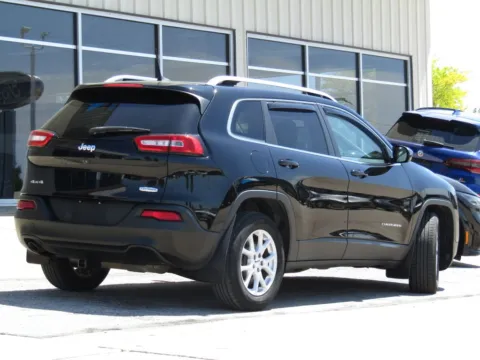 Another view of 2018 Jeep Cherokee Latitude Plus for sale in Bethany, MO at Pettijohn Auto Center