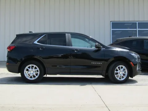 Photos of 2024 Chevrolet Equinox LT for sale in Bethany, MO at Pettijohn Auto Center