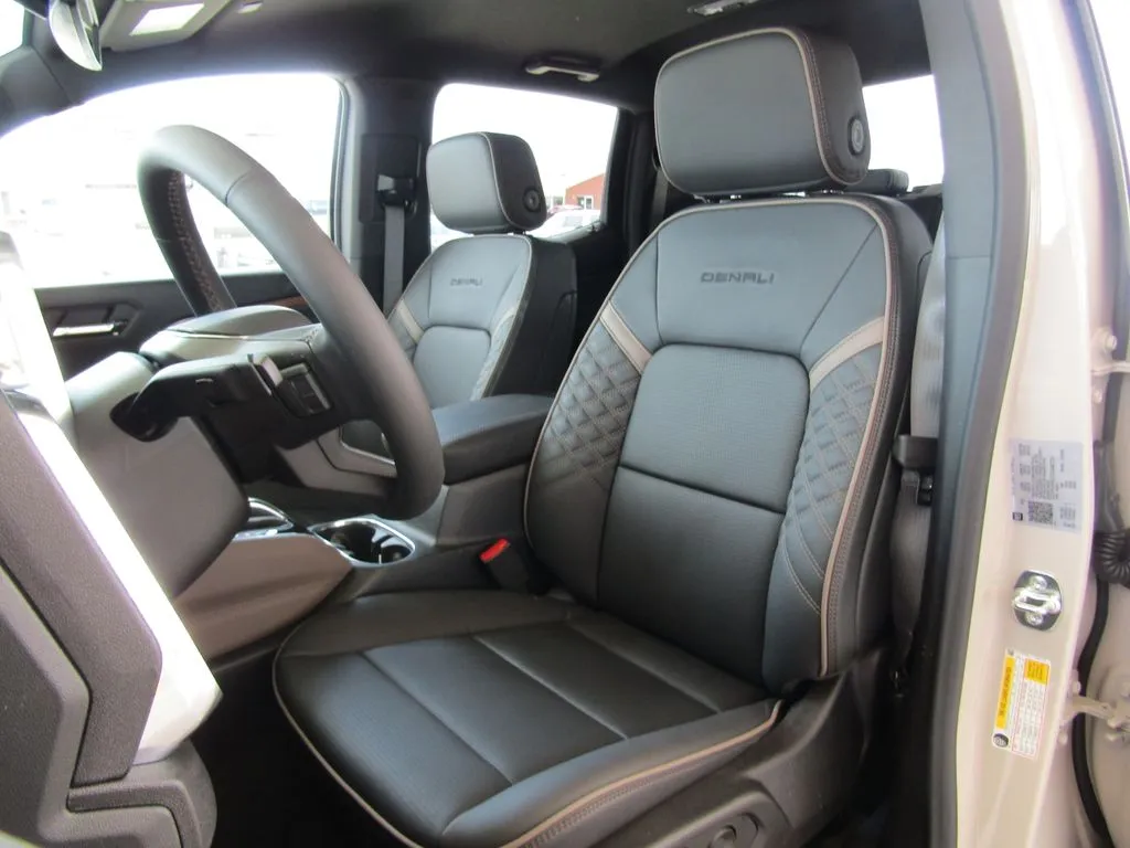 2026 GMC Canyon Denali - Photo 26