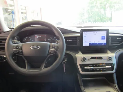 More photos of 2023 Ford Explorer at Pettijohn Auto Center, MO
