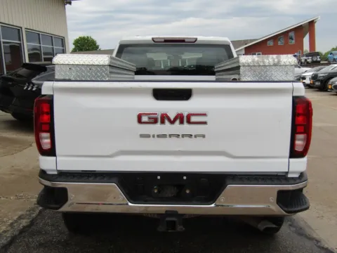 More photos of 2021 GMC Sierra 2500HD at Pettijohn Auto Center, MO