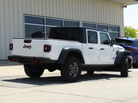 Another view of 2024 Jeep Gladiator Mojave for sale in Bethany, MO at Pettijohn Auto Center