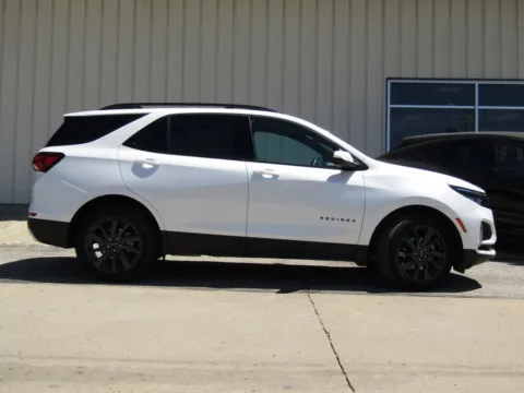 Photos of 2024 Chevrolet Equinox RS for sale in Bethany, MO at Pettijohn Auto Center