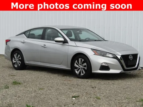 Silver 2022 Nissan Altima 2.5 S for sale in Bethany, MO