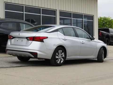 Another view of 2022 Nissan Altima 2.5 S for sale in Bethany, MO at Pettijohn Auto Center