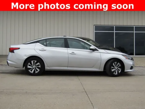 Photos of 2022 Nissan Altima 2.5 S for sale in Bethany, MO at Pettijohn Auto Center