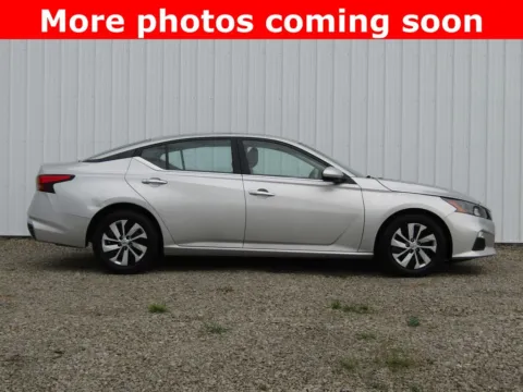Photos of 2022 Nissan Altima 2.5 S for sale in Bethany, MO at Pettijohn Auto Center
