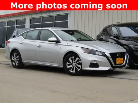 Silver 2022 Nissan Altima 2.5 S for sale in Bethany, MO