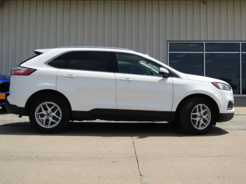 Photos of 2024 Ford Edge SEL for sale in Bethany, MO at Pettijohn Auto Center