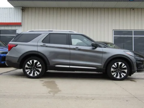 Photos of 2025 Ford Explorer Platinum for sale in Bethany, MO at Pettijohn Auto Center