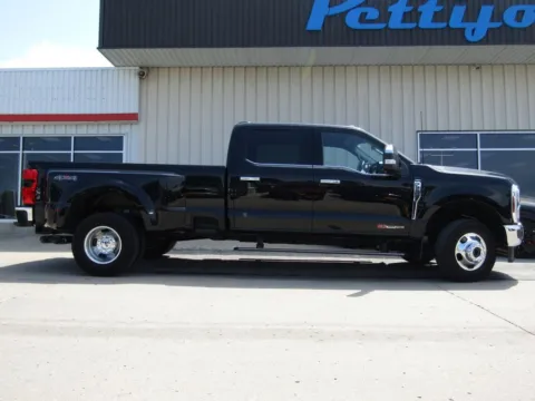 Photos of 2025 Ford F-350SD Lariat for sale in Bethany, MO at Pettijohn Auto Center
