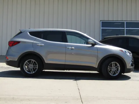 Photos of 2017 Hyundai Santa Fe Sport 2.4 Base for sale in Bethany, MO at Pettijohn Auto Center