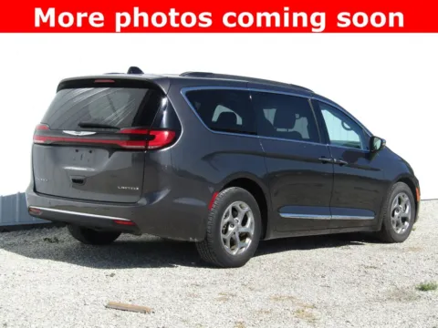 Another view of 2023 Chrysler Pacifica Limited for sale in Bethany, MO at Pettijohn Auto Center