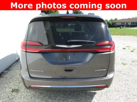 More photos of 2023 Chrysler Pacifica Limited at Pettijohn Auto Center, MO