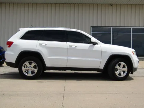 Photos of 2013 Jeep Grand Cherokee Laredo for sale in Bethany, MO at Pettijohn Auto Center