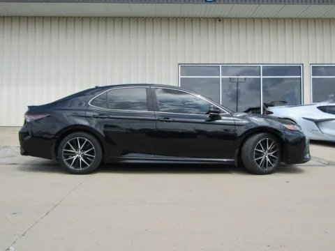 Photos of 2024 Toyota Camry SE for sale in Bethany, MO at Pettijohn Auto Center
