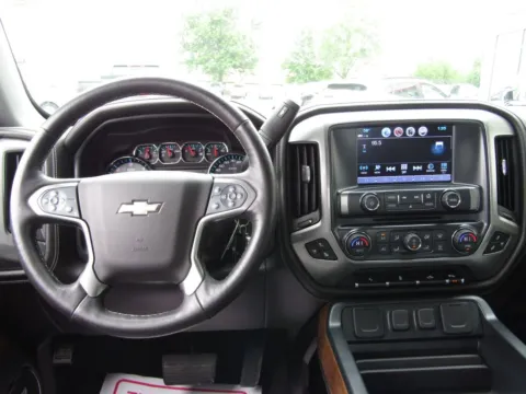 More photos of 2017 Chevrolet Silverado 1500 LTZ at Pettijohn Auto Center, MO