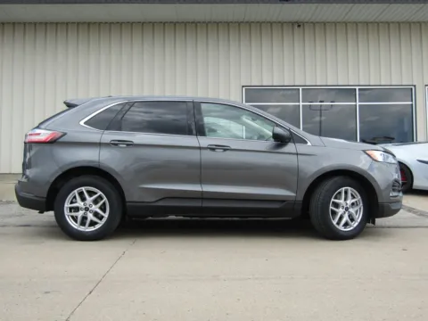 Photos of 2023 Ford Edge SEL for sale in Bethany, MO at Pettijohn Auto Center