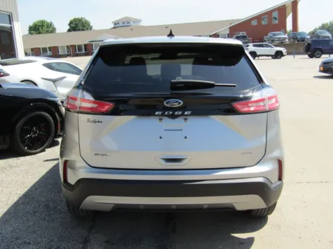 More photos of 2024 Ford Edge SEL at Pettijohn Auto Center, MO